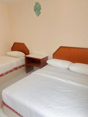Triple room with private bathroom